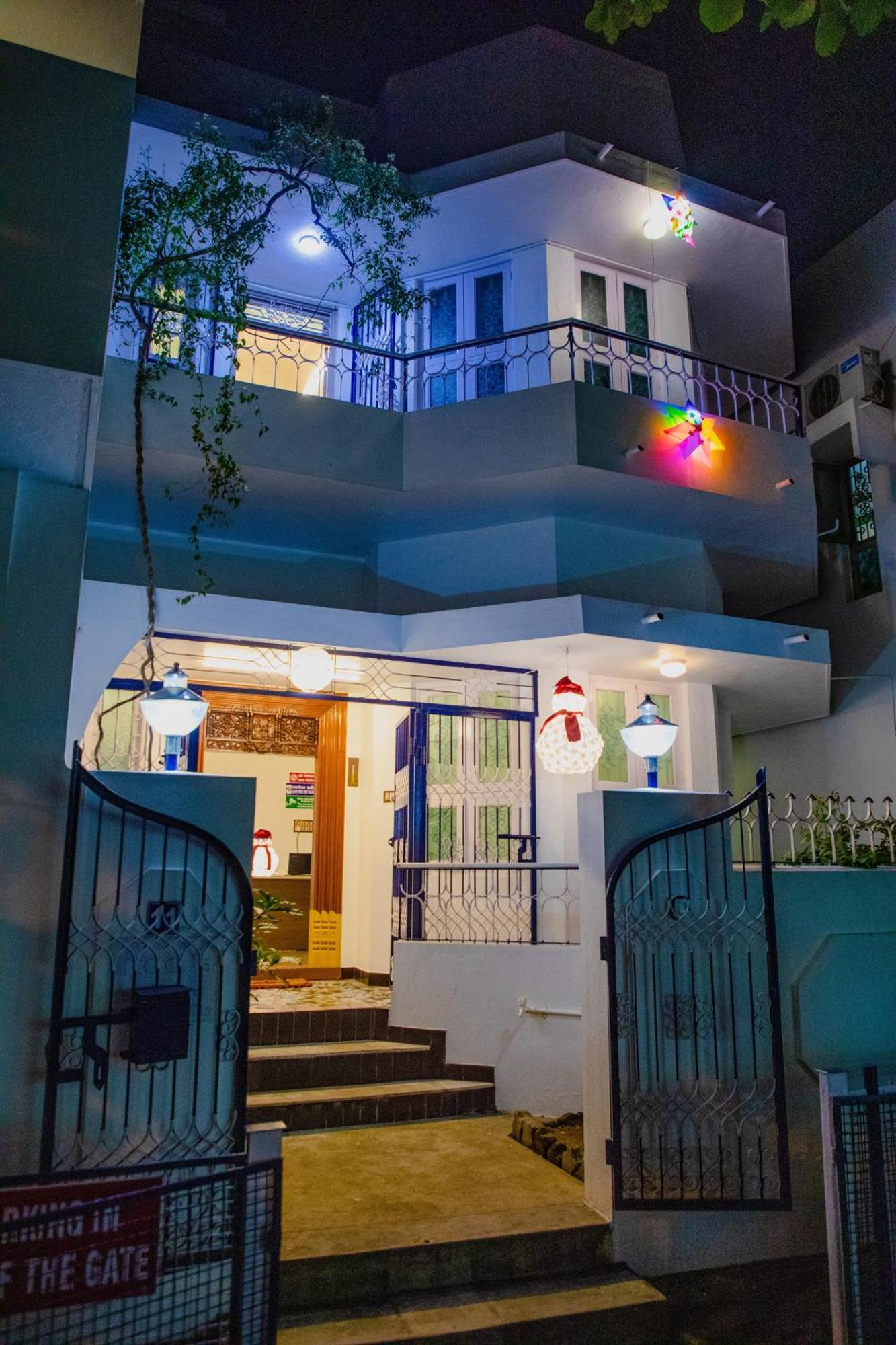 Maison Blanche Near Rock Beach Hotel Pondicherry Exterior photo